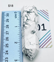 Load image into Gallery viewer, Howlite Towers