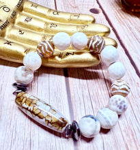 Load image into Gallery viewer, Coco &amp; Cream Focal 2.0 Agate Bracelet
