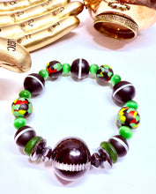 Load image into Gallery viewer, A picture is worth a thousand words Bracelet
