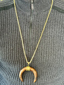 Horn necklace