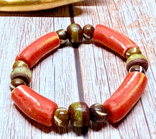 Load image into Gallery viewer, Krobo African Bracelet (Red)
