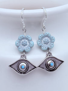 Blue eyes earrings